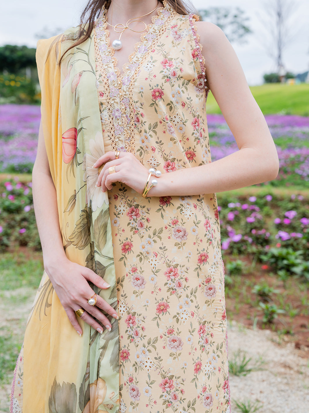 Izel Lawn Embroidered & Printed 3 Piece Dress
