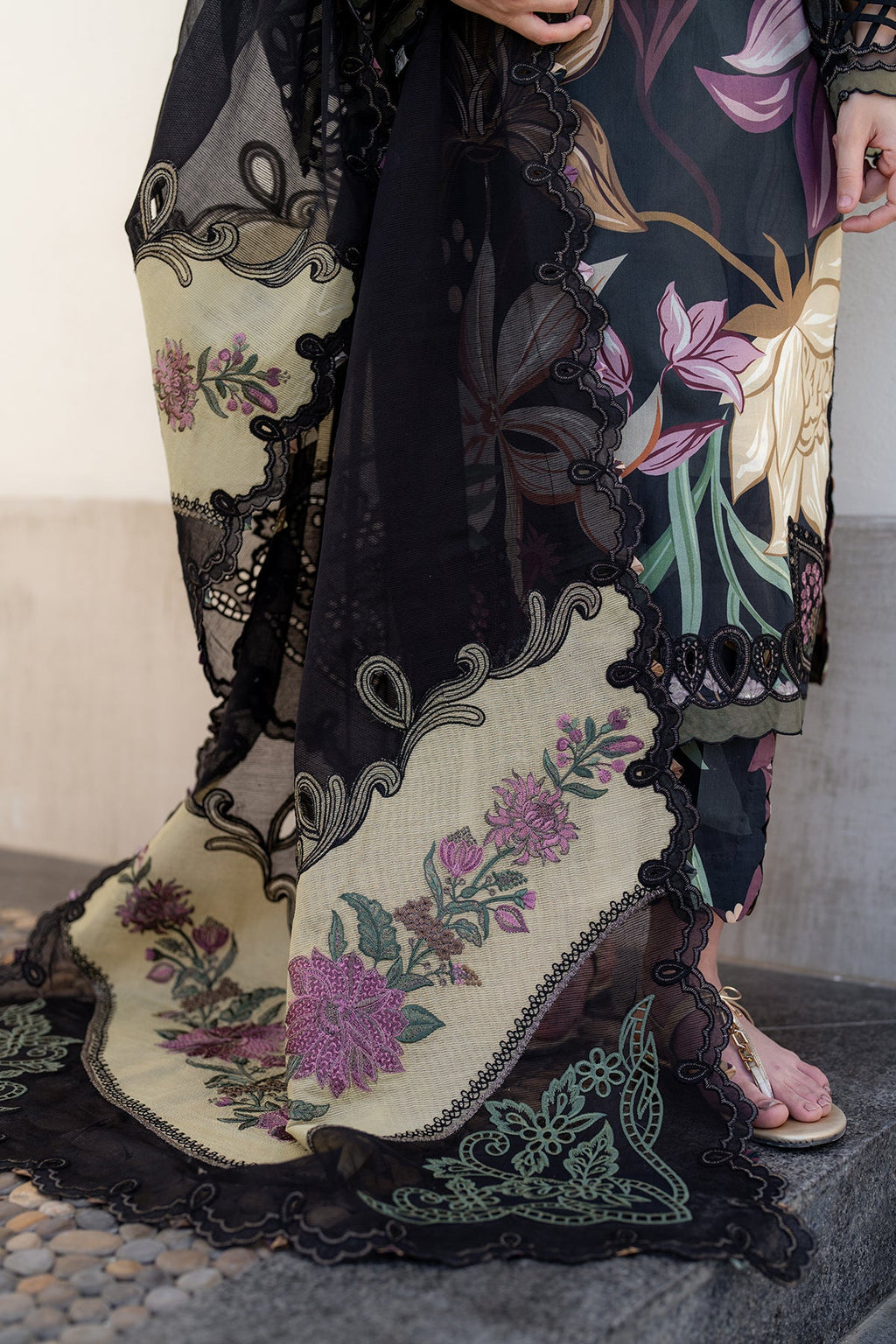 EMBROIDERED PRINTED LAWN UF