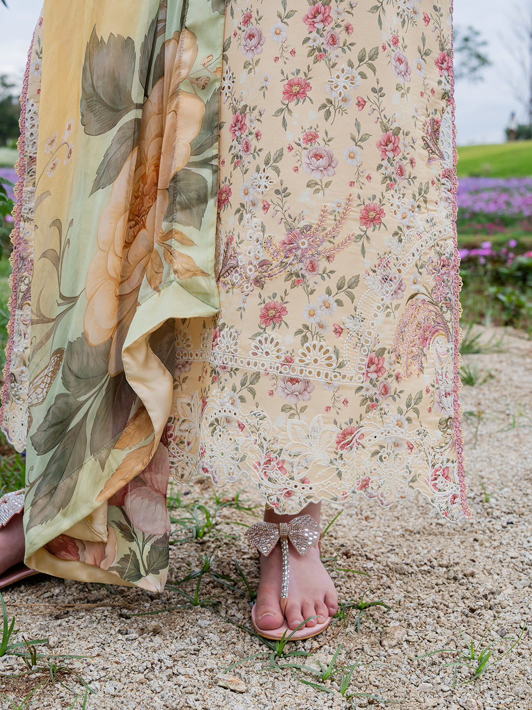 Izel Lawn Embroidered & Printed 3 Piece Dress