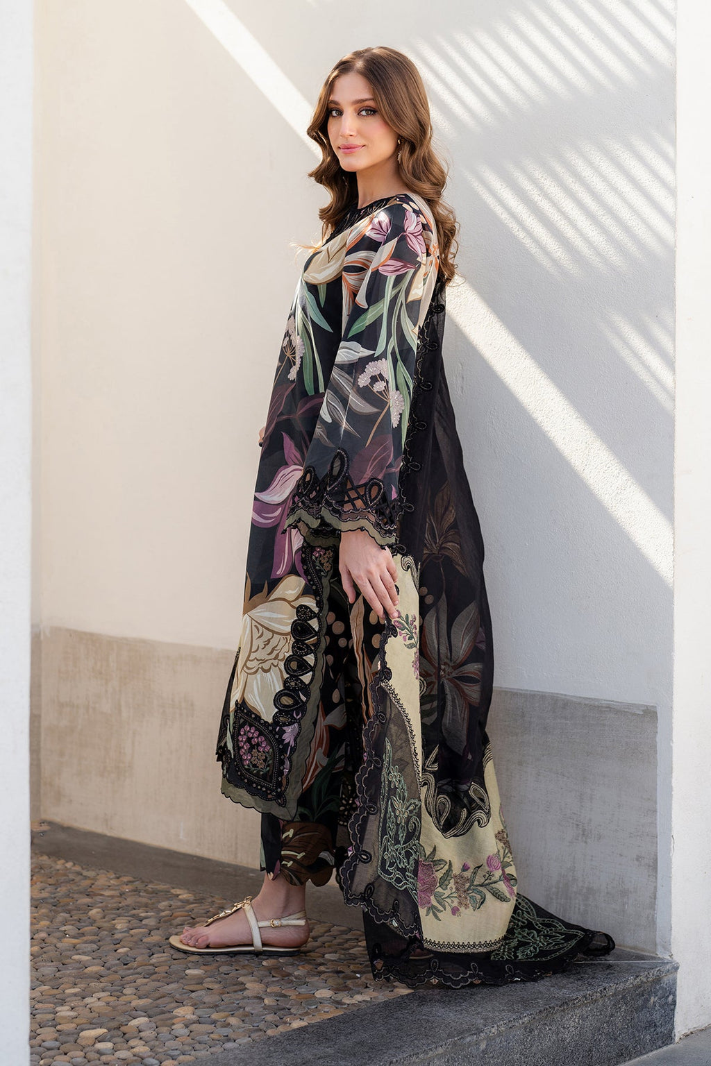 EMBROIDERED PRINTED LAWN UF